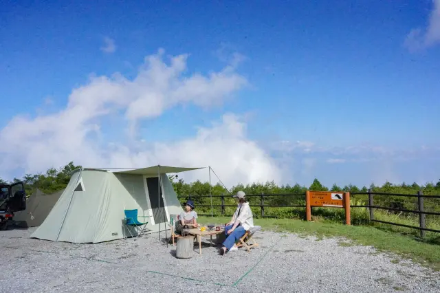 清々しい空気の中で楽しむキャンプも人気