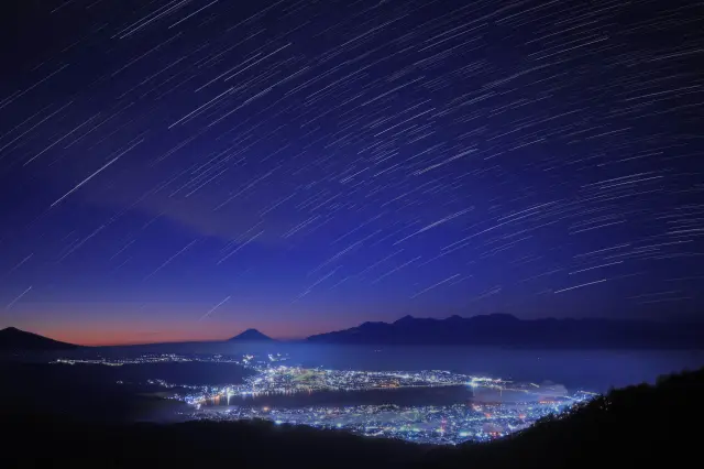 諏訪市街の夜景も必見