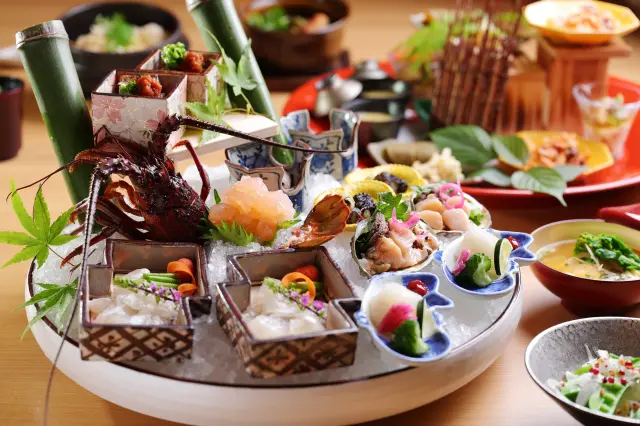 伊勢志摩の恵みが詰まった料理も魅力