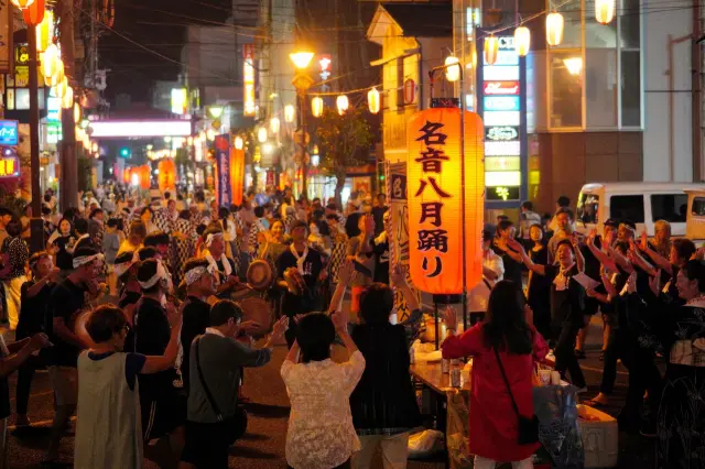 島民の熱気が伝わる八月踊り