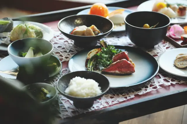 城主・加藤貞泰が味わった献立に現代風アレンジを加えた夕食