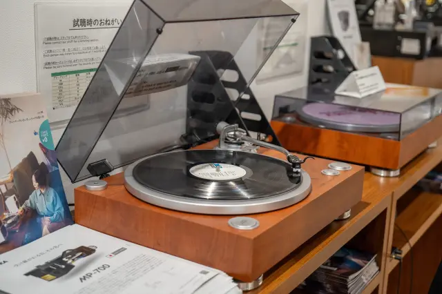 There are two listening stations inside the store, where visitors can freely preview records.