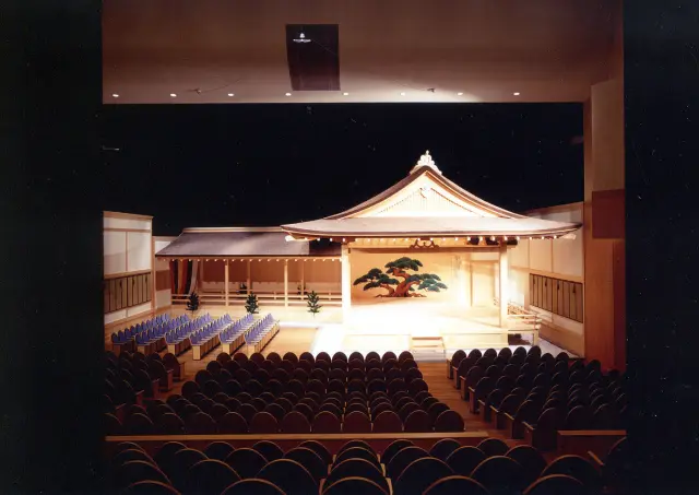 美術館ホール（能楽堂）