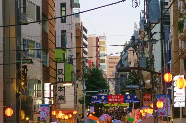 8月に開催される麻布納涼まつり