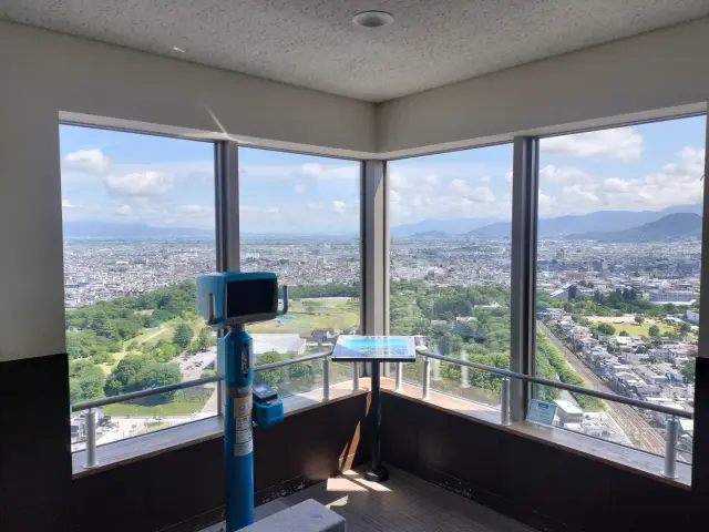霞城セントラル 24階展望ロビー