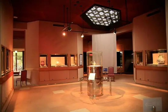 中国陶磁器を収蔵・展示