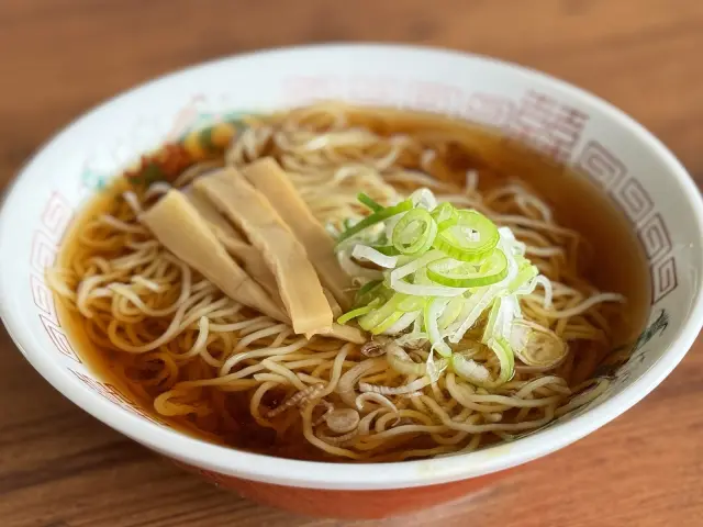 醤油風味の夜食ラーメンは数量限定で提供する