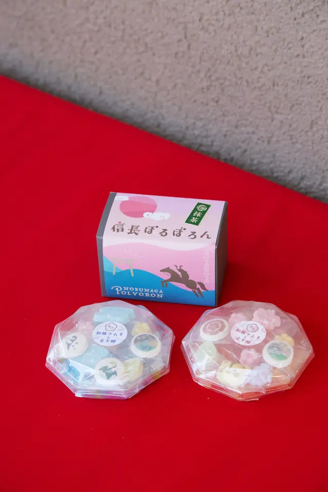 お土産にもピッタリな岐阜らしい商品が揃う