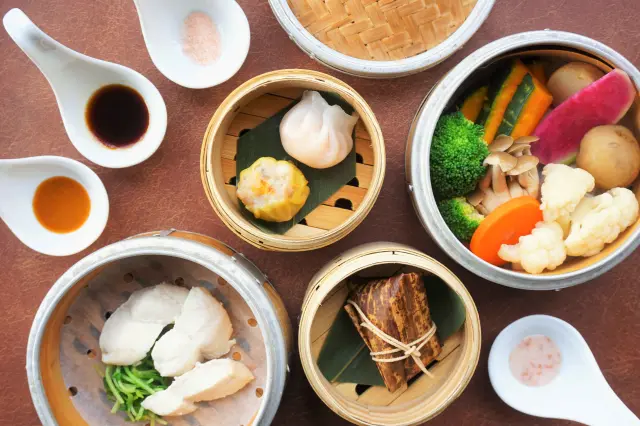 中華粥や点心、北東北の郷土料理など、こだわりの朝食で1日をスタート