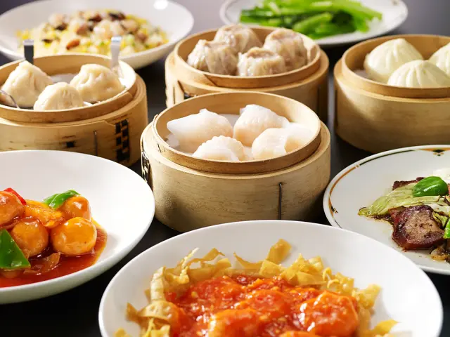 中国料理「彩湖」では点心や本格中国料理が味わえる
