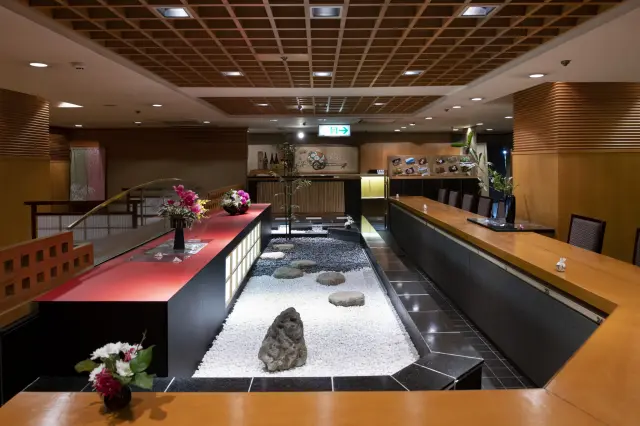和の雰囲気に満ちたカウンター