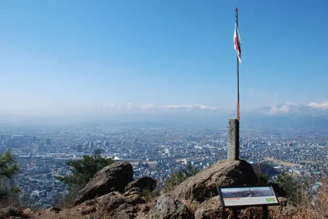 信夫山随一の眺望を誇る絶景ポイントの烏ヶ崎