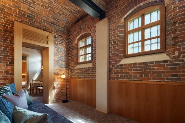 Separate relaxation areas let guests choose a space to suit the occasion or their mood