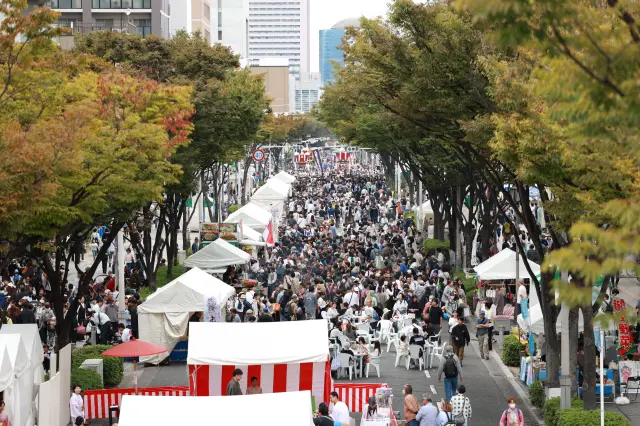 例年多くの人で賑わう