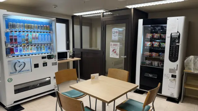 喫煙者のために喫煙スペースも用意