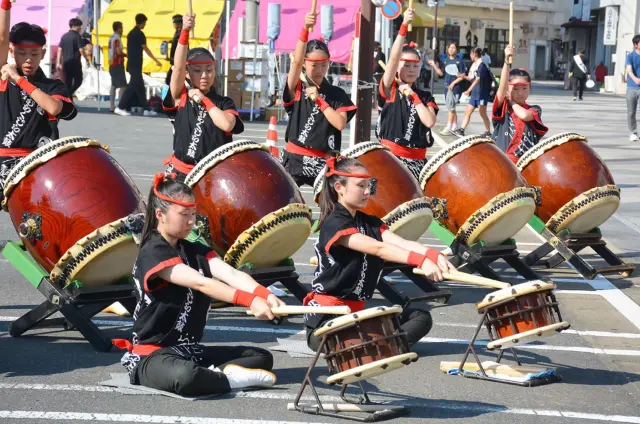 太鼓も披露される