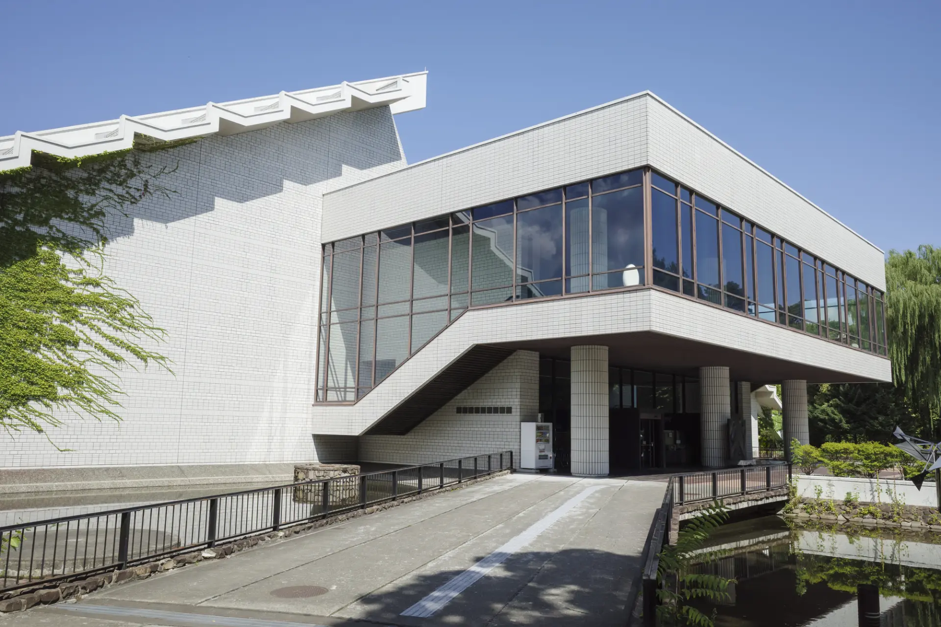 北海道立近代美術館