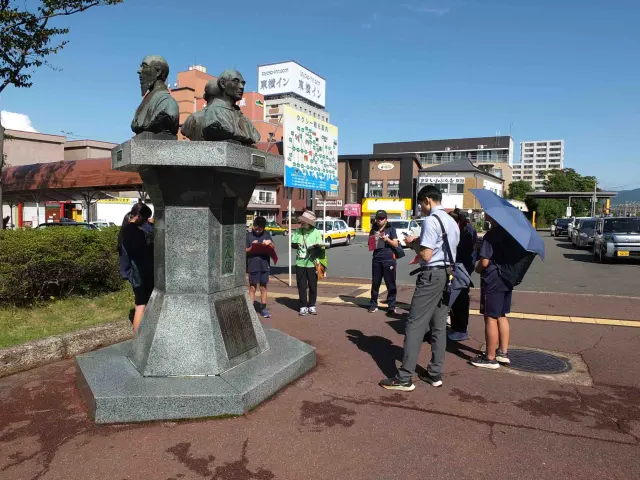 ガイドツアーやものづくり体験などアクティビティも充実