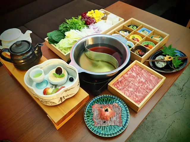 嚴選和牛「涮涮鍋 壽喜燒 生魚片BOX(附9種料理)」