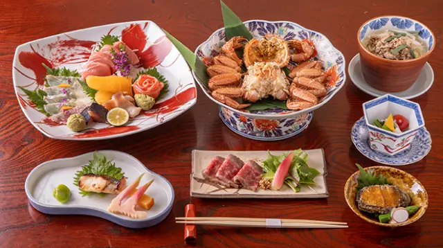 A special full-course meal featuring a whole horsehair crab