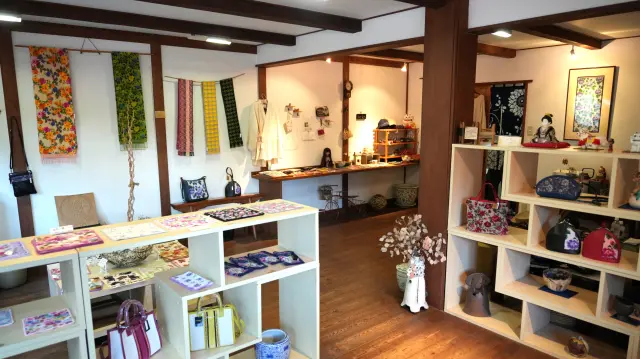 宝探しを楽しむような気持ちで巡れる店内