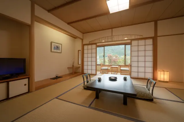 客室は数寄屋造りの和室のほか、洋室も用意