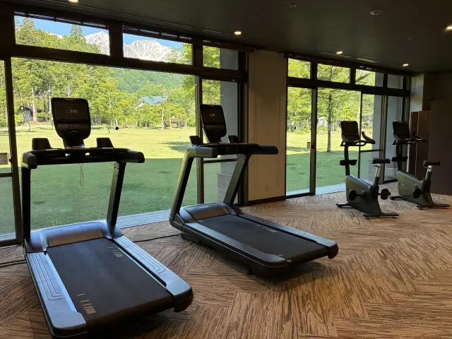 フィットネスコーナーも完備されている