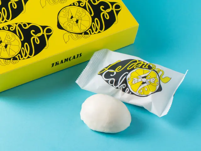 レモン風味のホワイトチョコレートで包んだ「レモンケーキ」