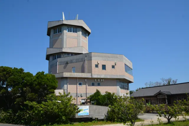 島の全景と歴史が学べる「サザンクロスセンター」