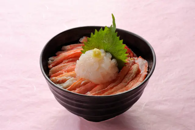 白えびの上品な甘みを堪能できる「特上二色丼」