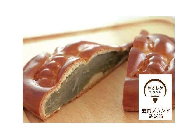 笠岡市のシンボル・カブトガニをリアルに再現したご当地銘菓