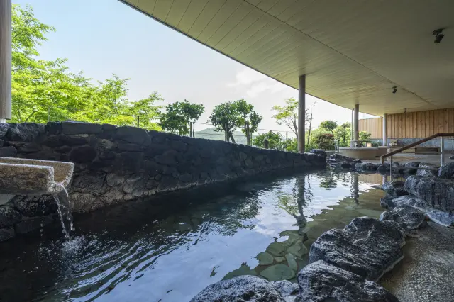 趣の異なる3つの大浴場を用意