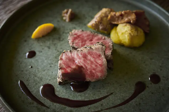 伊勢海老や鮑、松阪牛など伊勢志摩の食材を生かしたフランス料理