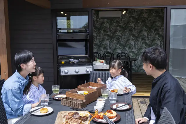 各棟専用のスペースでBBQを楽しめる