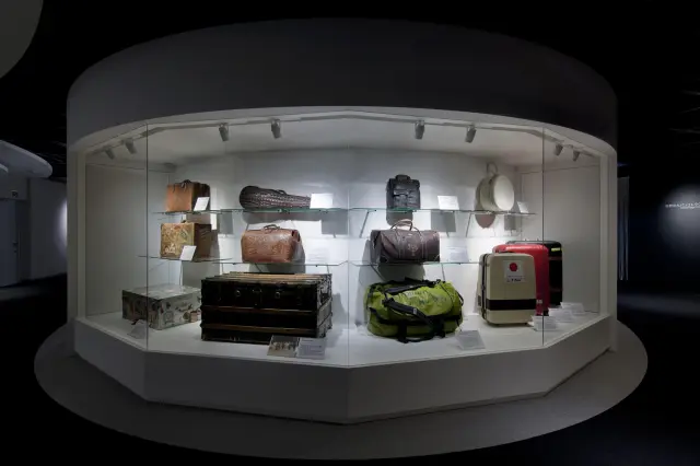 思い出のカバン、歴史に立ち会った逸品を展示