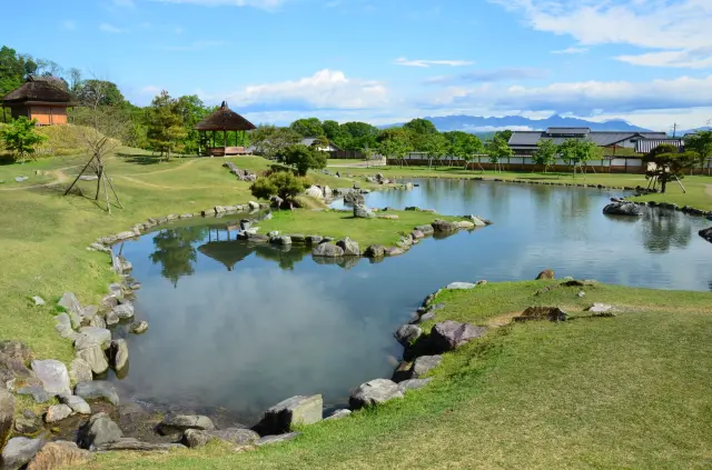 池泉回遊式の大名庭園