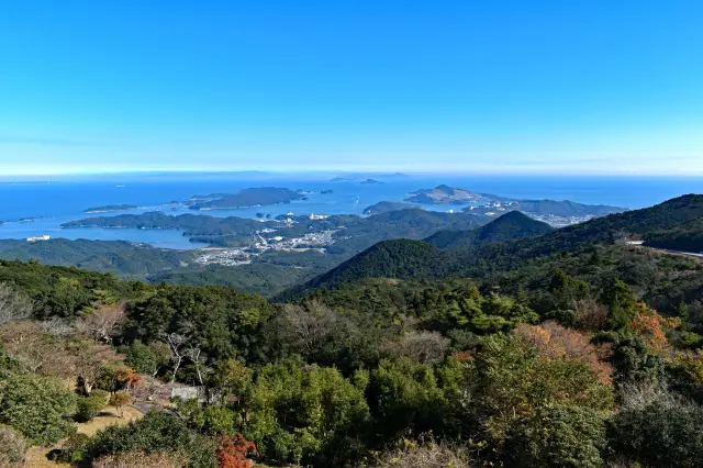 朝熊山頂展望台から見た鳥羽湾