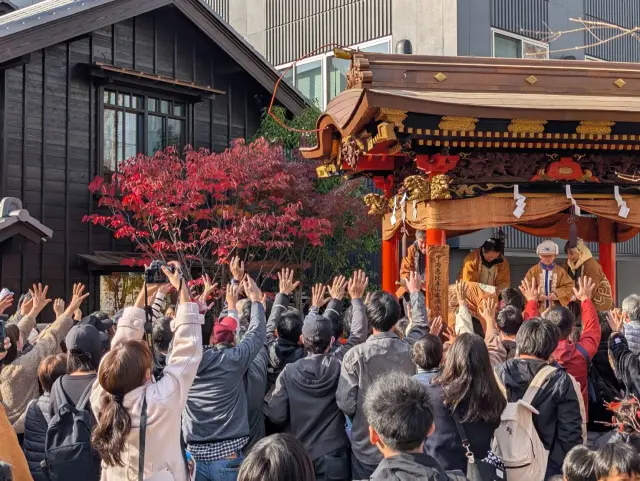 福を授ける福餅まき