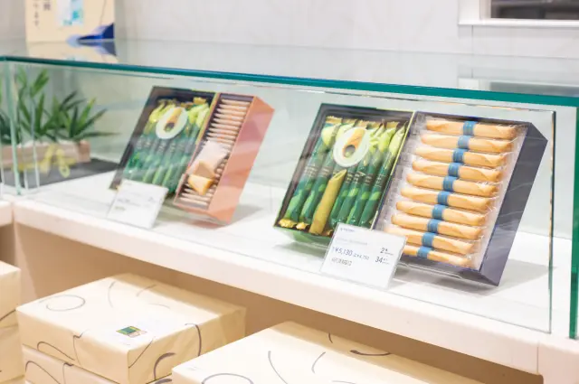 代表商品「シガール」などが並ぶ売場
