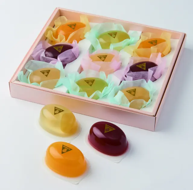 色とりどりのフルーツを使ったギフト