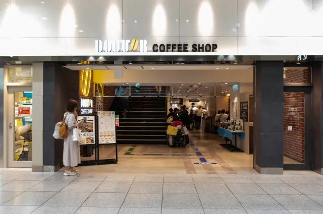 朝6:30から営業する「東京駅八重洲中央口店」