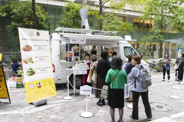 東京産食材を使った料理が各会場に並ぶ