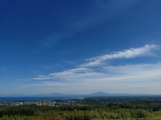 オホーツク海に面し、海と街並みが広がる「網走」
（一般社団法人ひがし北海道自然美への道DMO）