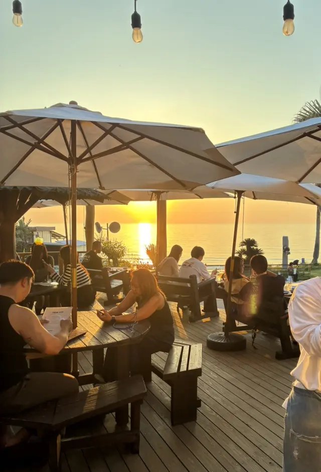 Beach Cafe SUNSET