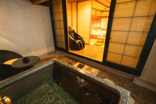 部屋ごとに異なる露天風呂も楽しみのひとつ