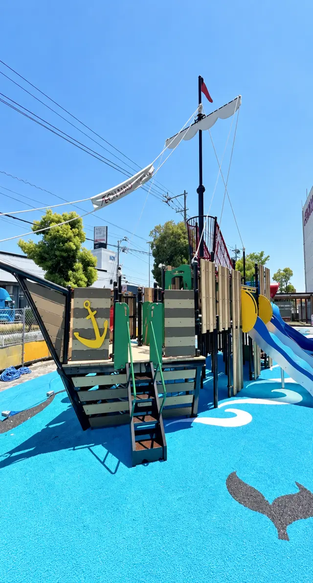 位於購物中心東側「Sun Valley公園」的大型體能遊樂設施「Sun Link號」
