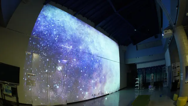美星天文台の「4D2U」で宇宙の構造を立体的に紹介