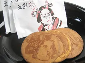 「文楽せんべい」はお土産にピッタリ