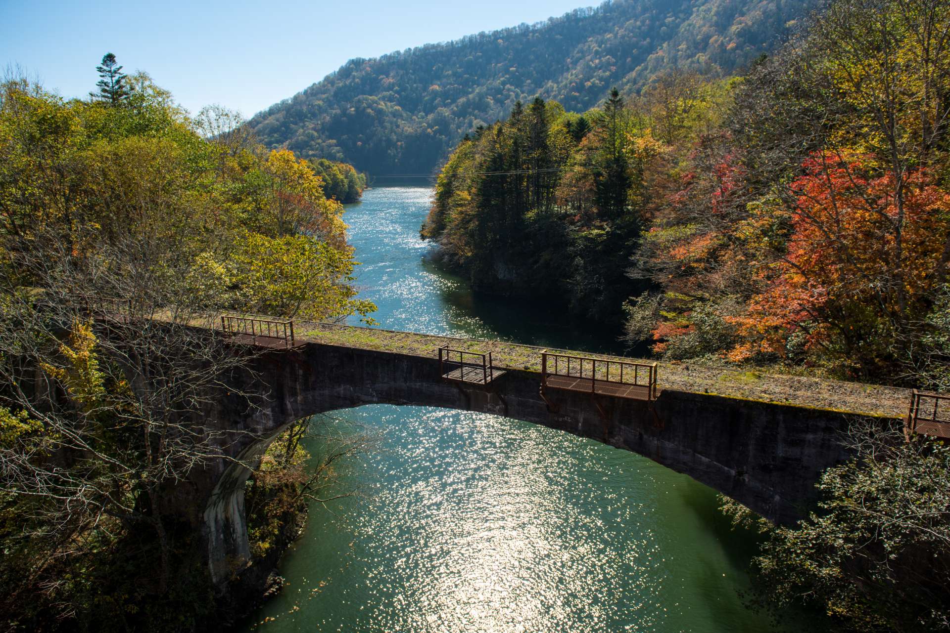 北海道赏枫 带广自驾红叶狩自由行行程 第三音更川桥 糠平湖 三国峠松见大桥 好运日本行