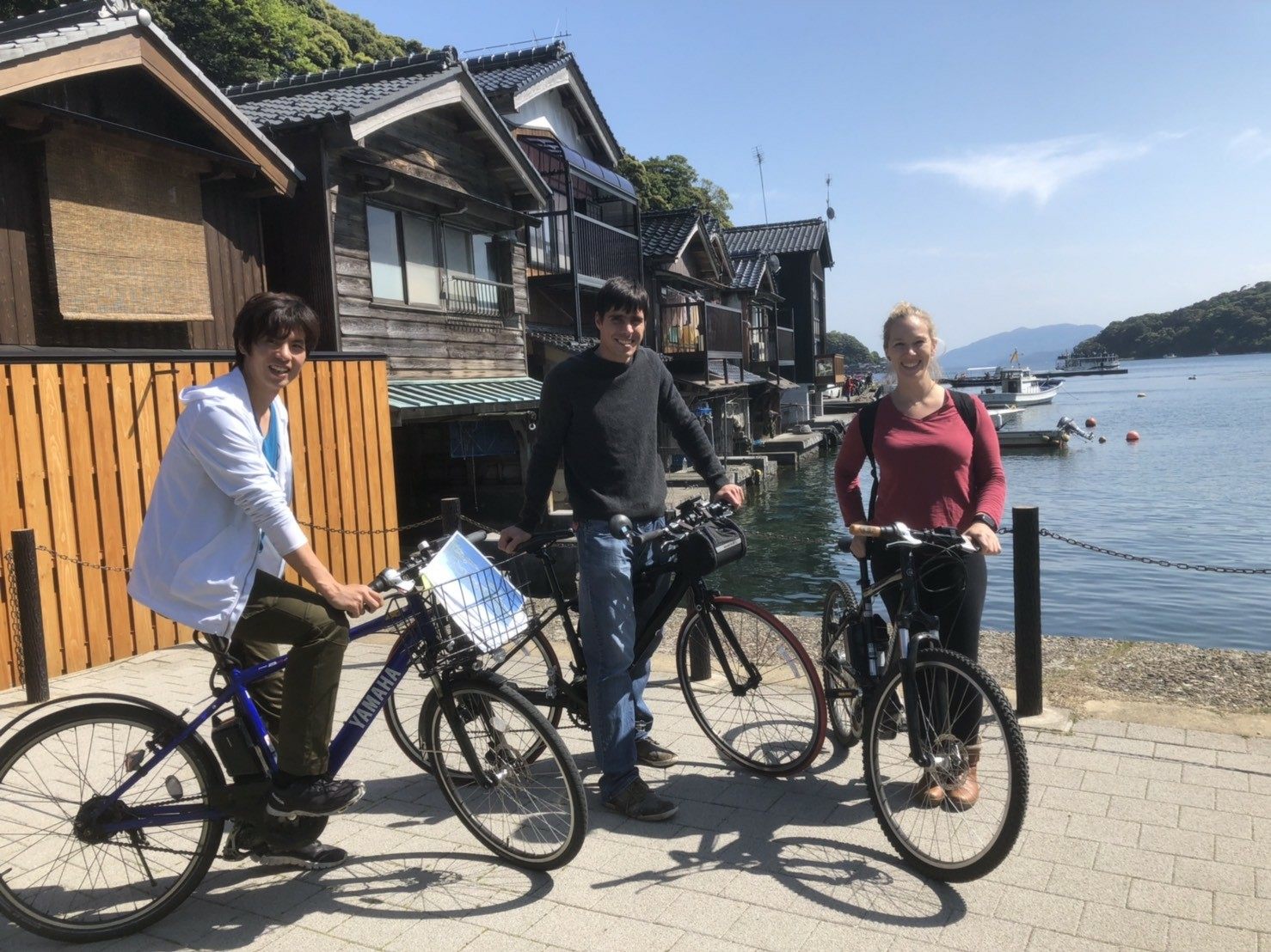 舟屋が建ち並ぶ伊根の町を電動自転車でのんびり散策 Good Luck Trip